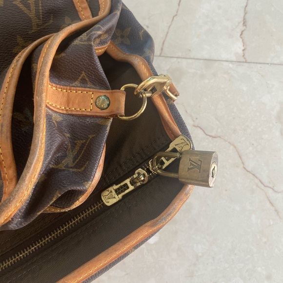 LOUIS VUITTON Vintage Garment Bag with 2 Hangers and Locks and Key - Picture 7 of 15